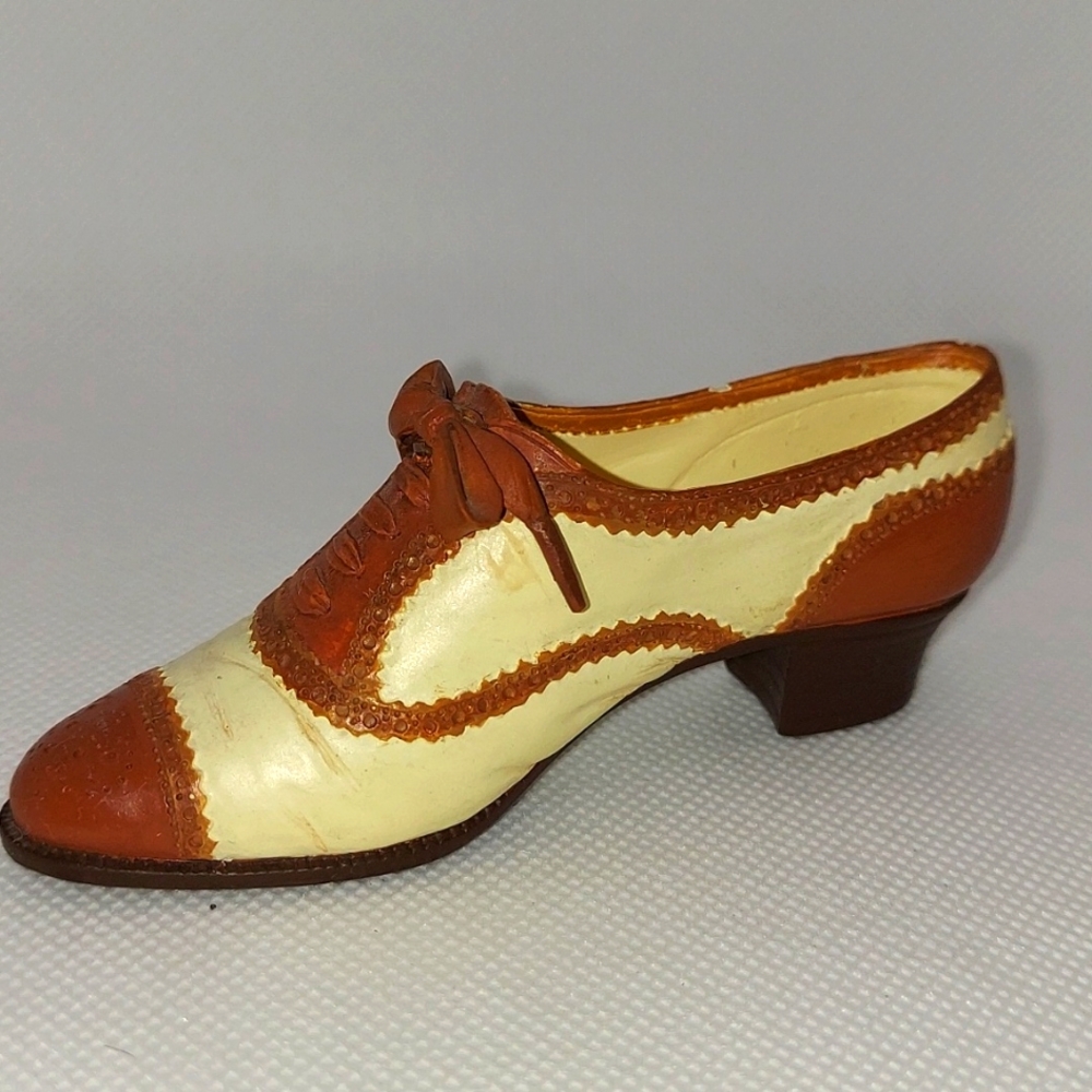 Just the right shoe #25416 "Brogue Ballyhoo"